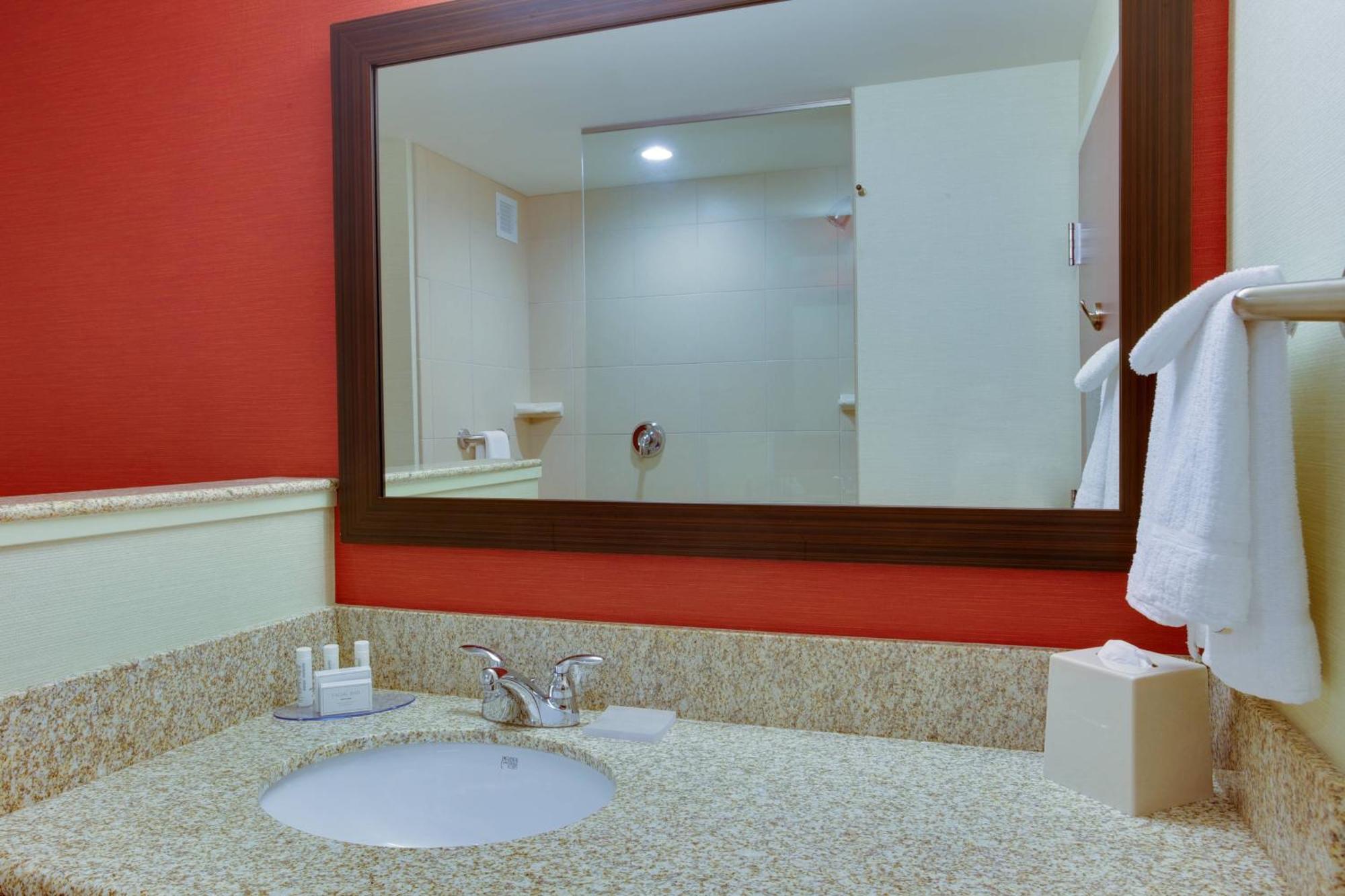 Courtyard By Marriott Pittsburgh North/Cranberry Woods Hotel Cranberry Township Buitenkant foto