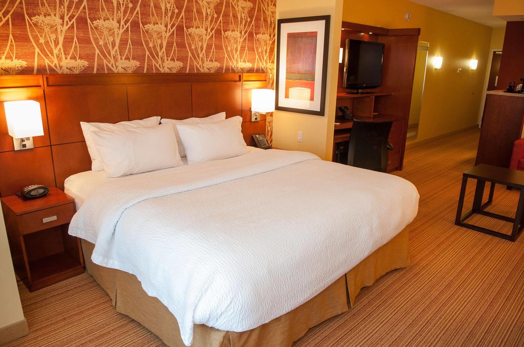 Courtyard By Marriott Pittsburgh North/Cranberry Woods Hotel Cranberry Township Buitenkant foto